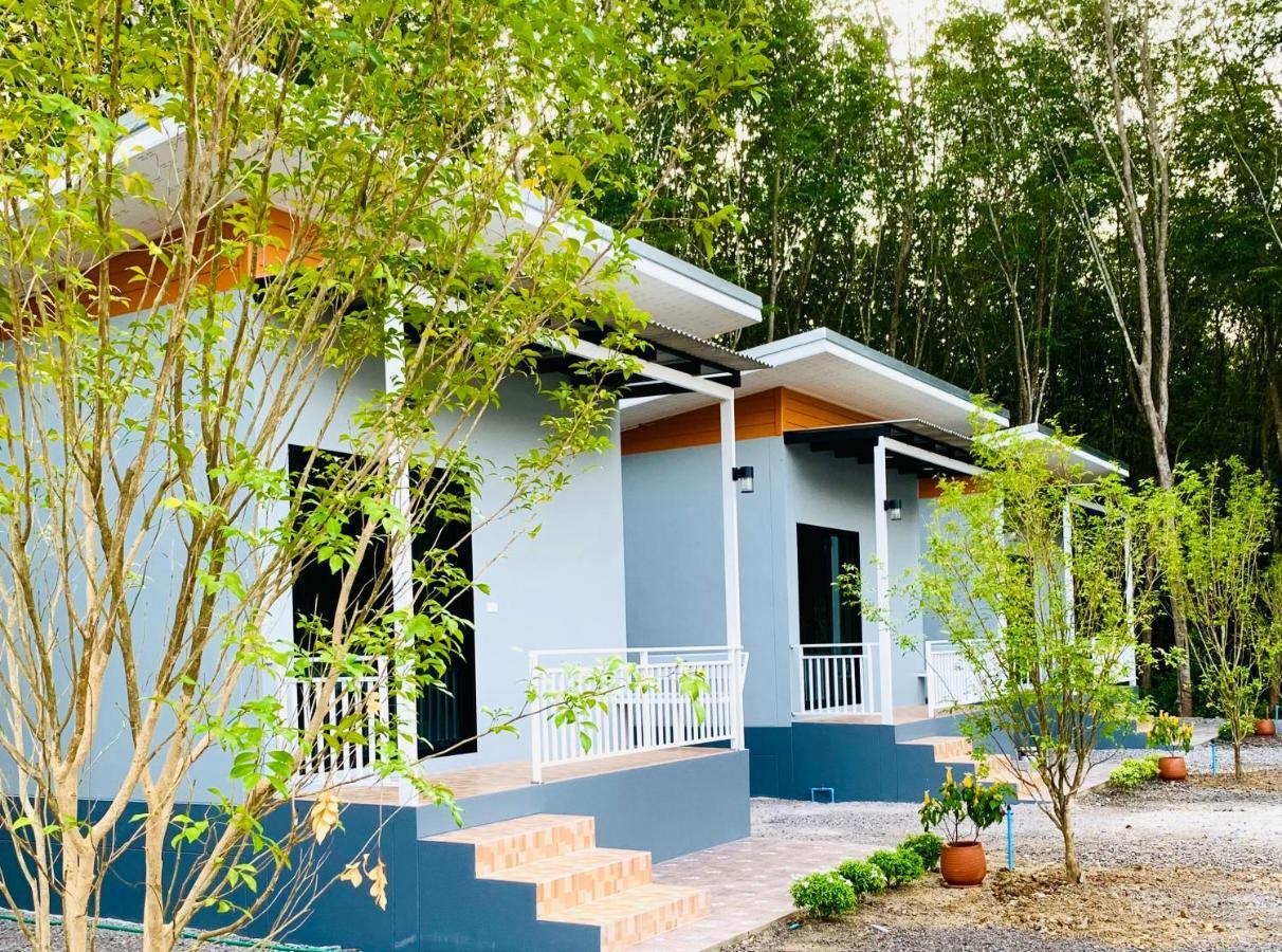 Suanvadee Resort สวนวดี รีสอร์ท Don Sak Exterior photo