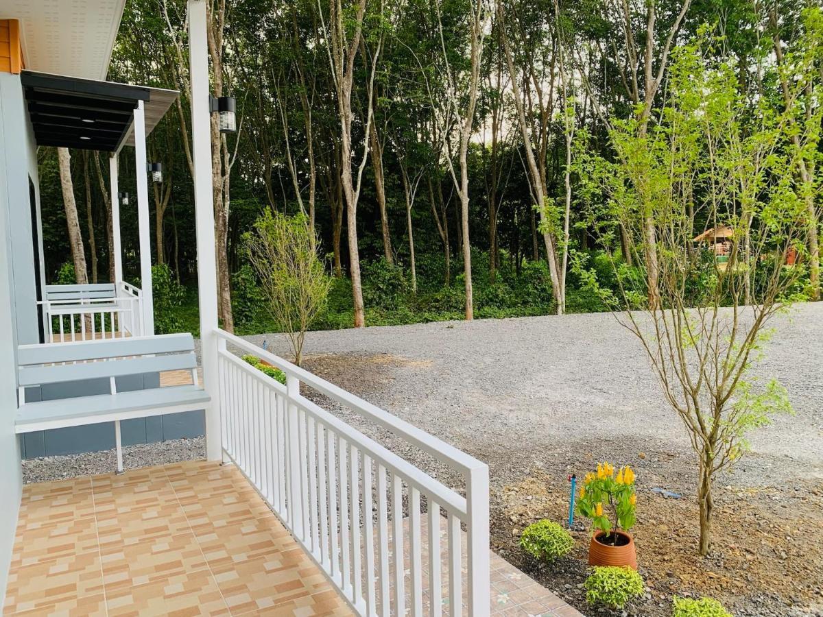 Suanvadee Resort สวนวดี รีสอร์ท Don Sak Exterior photo
