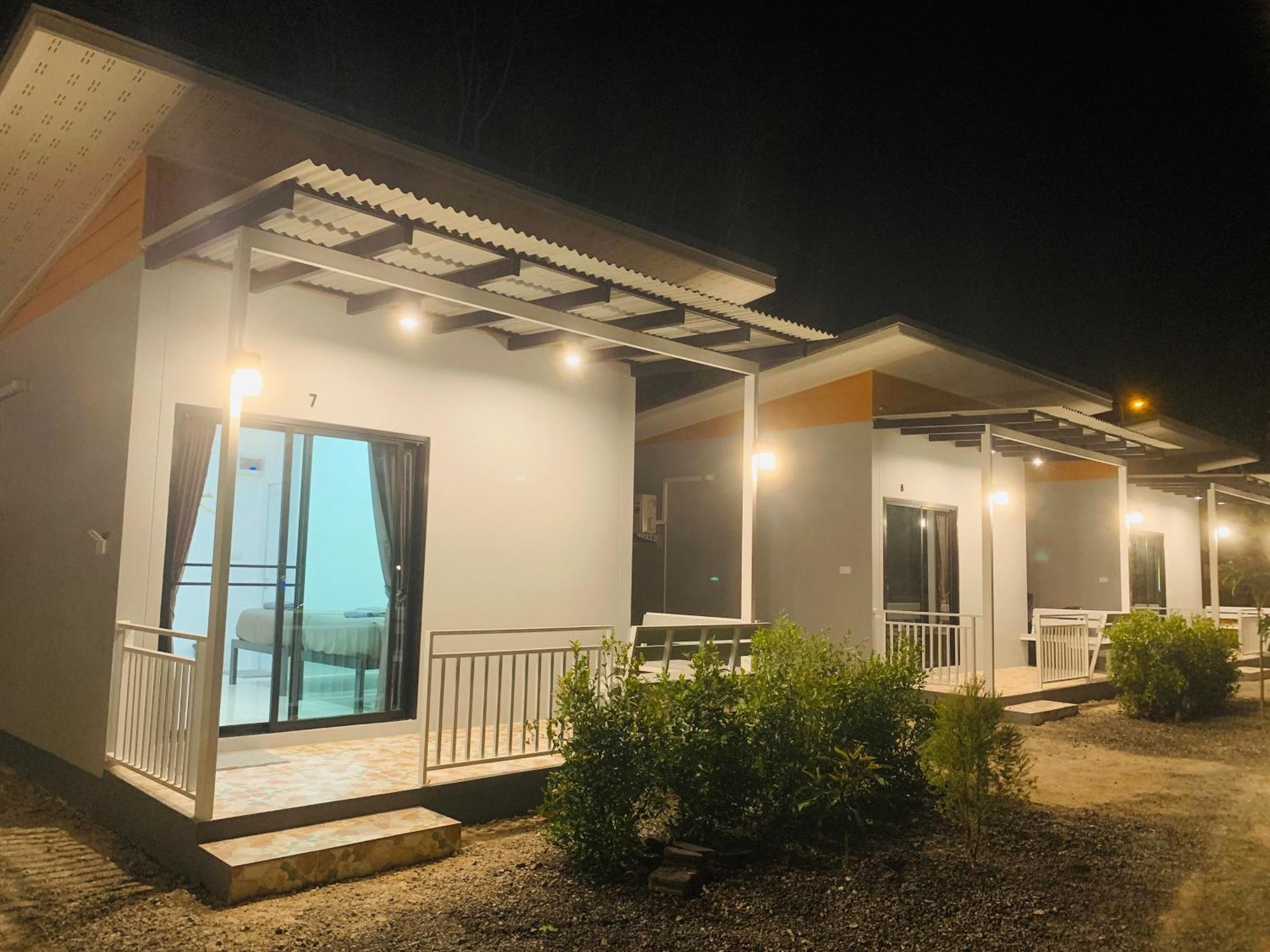 Suanvadee Resort สวนวดี รีสอร์ท Don Sak Exterior photo