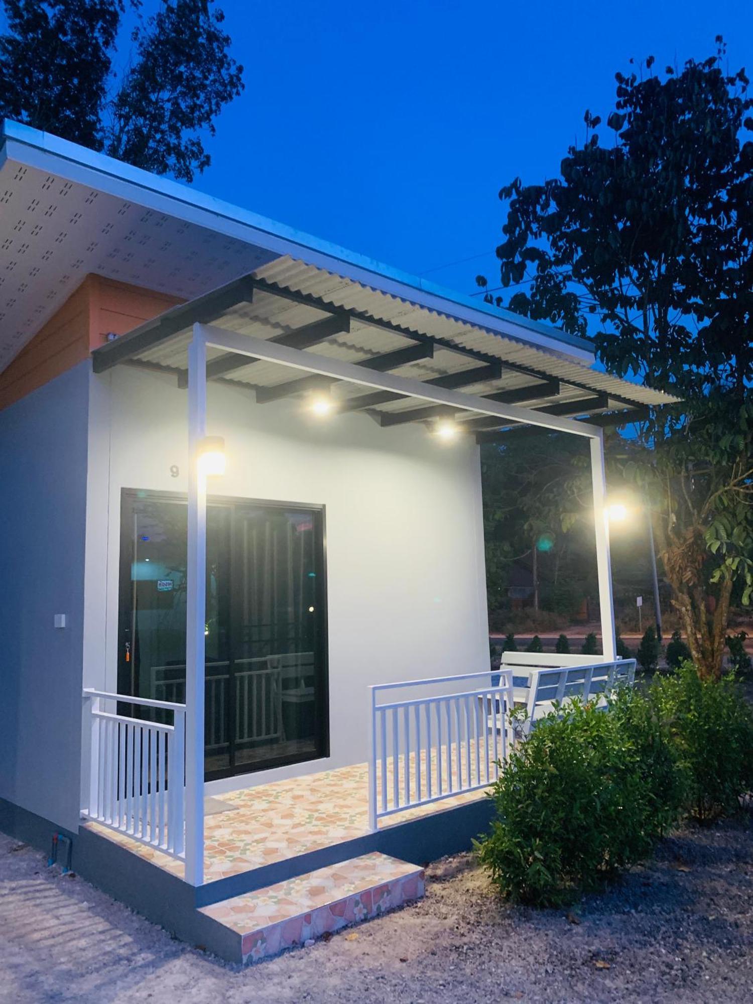 Suanvadee Resort สวนวดี รีสอร์ท Don Sak Exterior photo