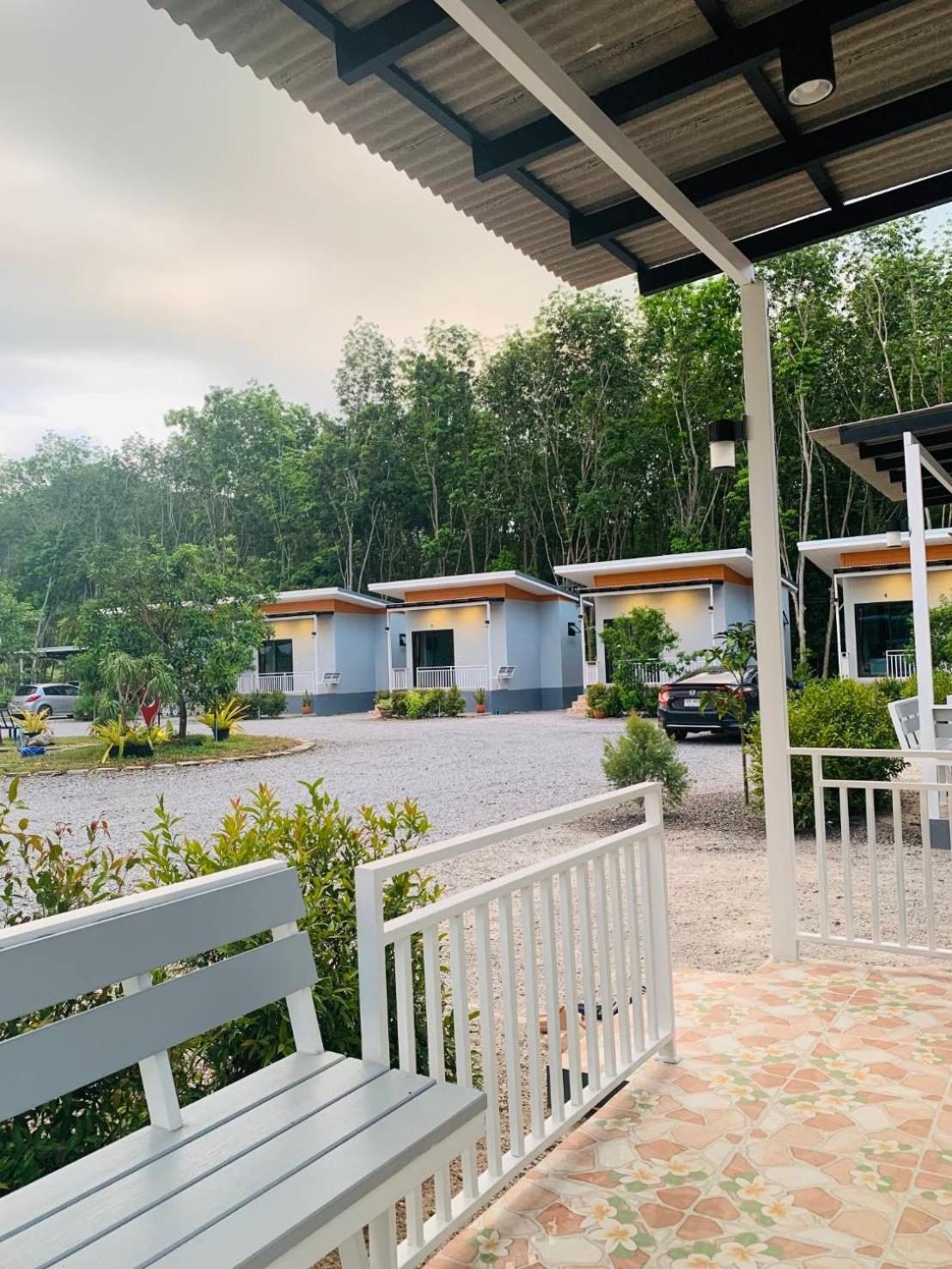 Suanvadee Resort สวนวดี รีสอร์ท Don Sak Exterior photo